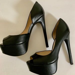 Steve Madden Black Deanna Heel Size 6.5